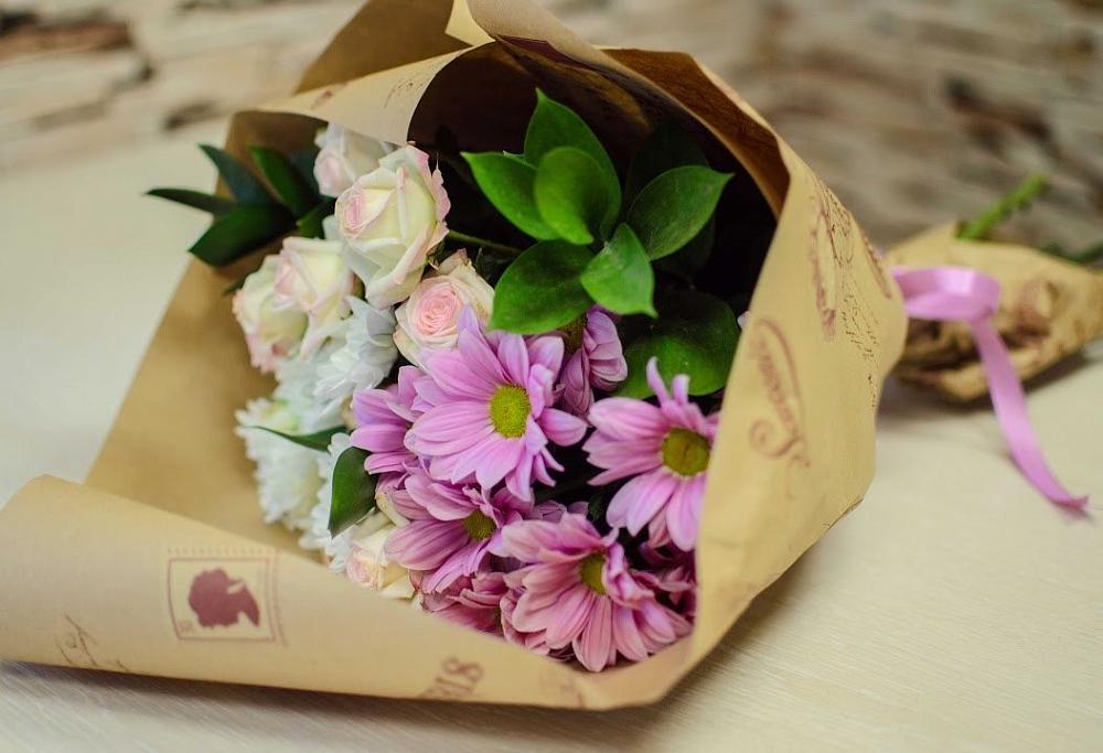 Букет цветов из: Розы и Хризантемы в Красном Пахаре