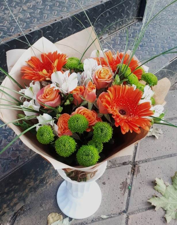 Букет цветов из: Герберы, Хризантемы, Альстромерии и Розы в Красном Пахаре