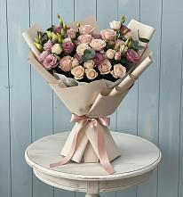 Букет цветов из:  Розы и Лизиантусы в Красном Пахаре