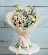 Букет цветов из:  Розы и Лизиантусы в Красном Пахаре