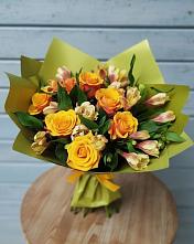 Букет цветов из:  Альстромерии и Розы в Красном Пахаре