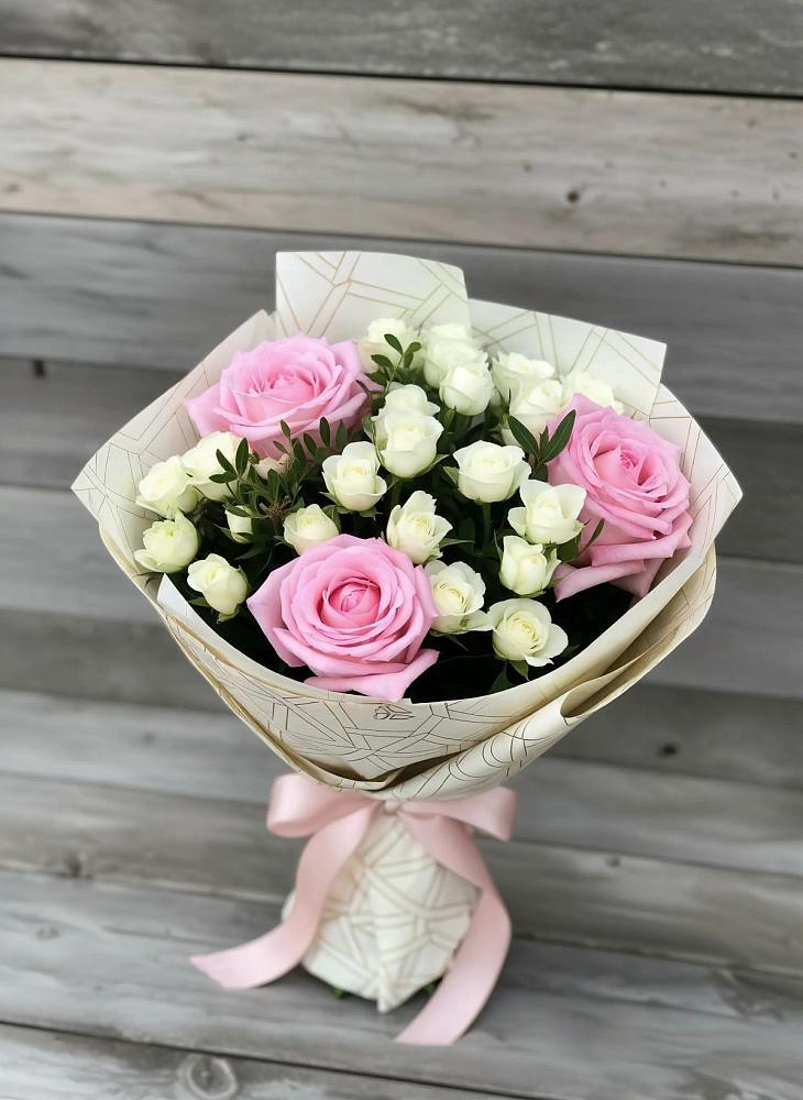 Букет цветов из: Розы в Красном Пахаре