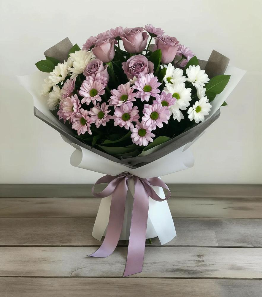 Букет цветов из: Хризантемы и Розы в Красном Пахаре