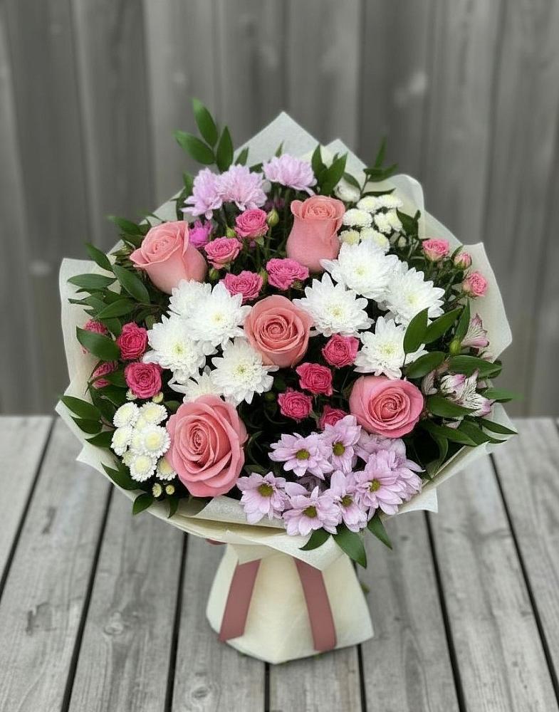 Букет цветов из: Альстромерии, Гвоздики, Розы и Хризантемы в Красном Пахаре