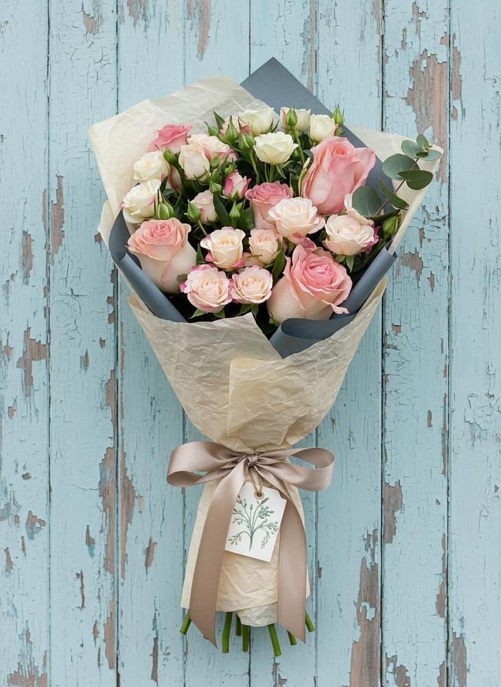 Букет цветов из: Розы в Красном Пахаре