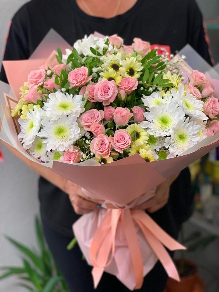 Букет цветов из: Розы и Хризантемы в Красном Пахаре