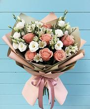 Букет цветов из:  Розы, Альстромерии и Лизиантусы в Красном Пахаре