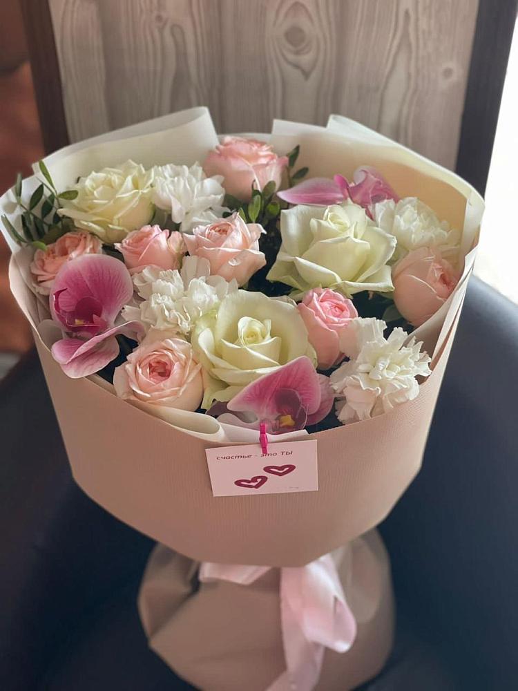 Букет цветов из: Орхидеи, Розы и Гвоздики в Красном Пахаре