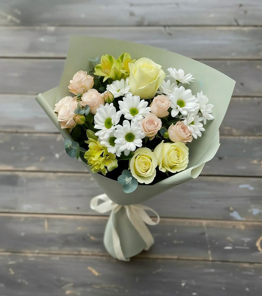 Букет цветов из: Альстромерии, Розы и Хризантемы в Красном Пахаре