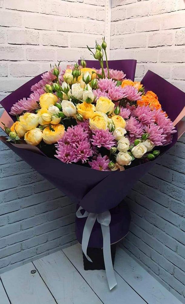 Букет цветов из: Хризантемы и Розы в Красном Пахаре