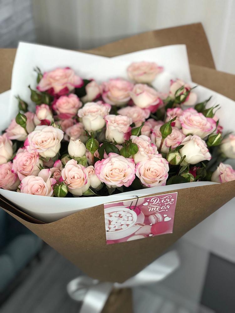 Букет цветов из: Розы в Красном Пахаре