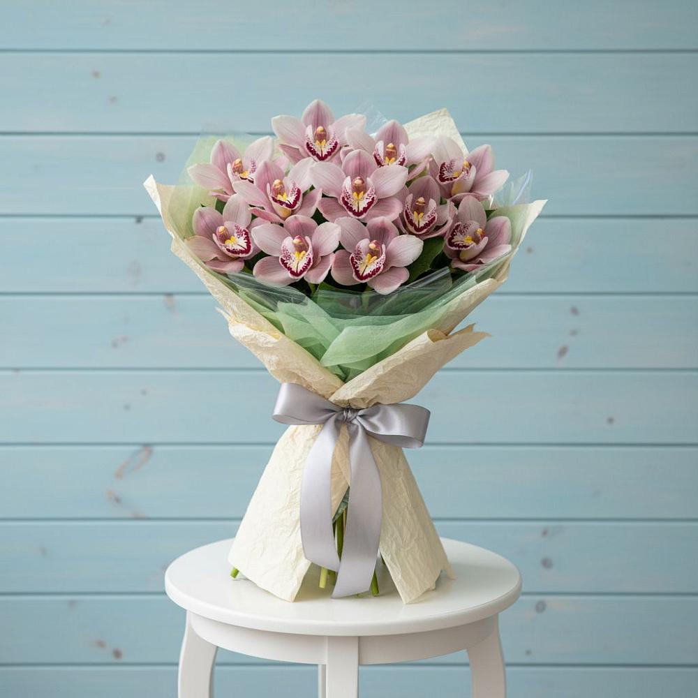 Букет цветов из: Орхидеи и Розы в Красном Пахаре