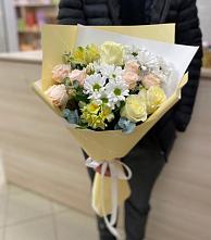 Букет цветов из:  Альстромерии, Розы и Хризантемы в Красном Пахаре