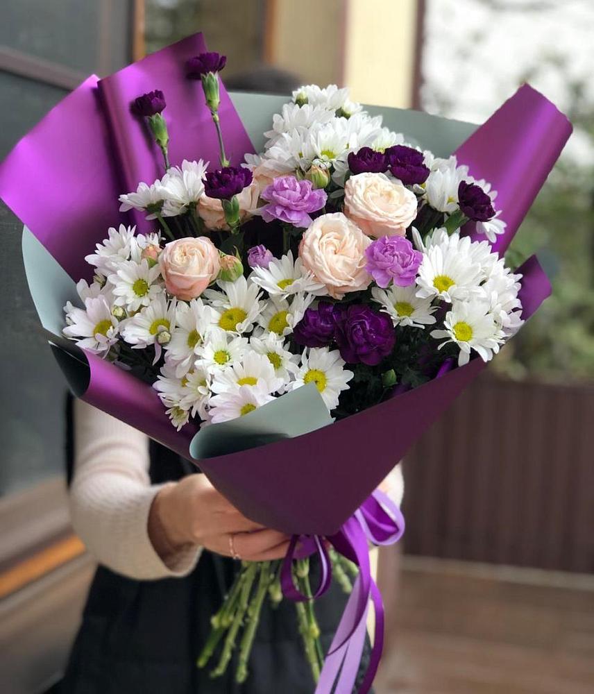 Букет цветов из: Хризантемы, Гвоздики и Розы в Красном Пахаре