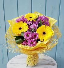 Букет цветов из:  Хризантемы и Герберы в Красном Пахаре