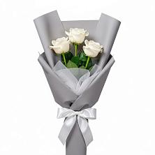 Букет 3 белые розы в Красном Пахаре