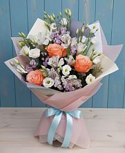 Букет цветов из:  Лизиантусы, Розы, Альстромерии и Гипсофила в Красном Пахаре