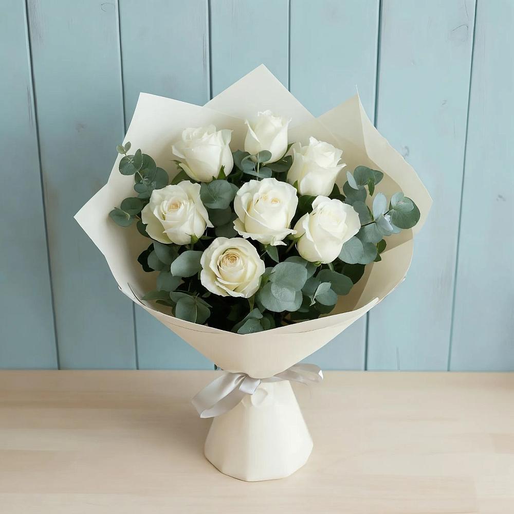 Букет Белые розы в Эвкалипте в Красном Пахаре