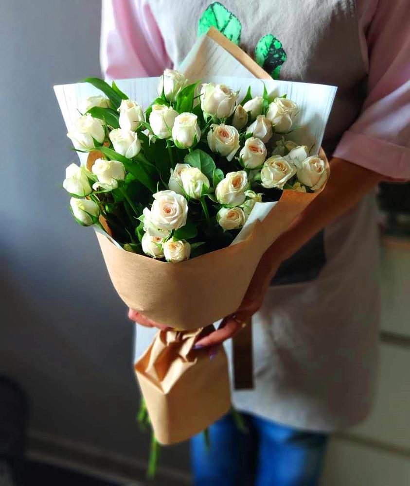 Букет цветов из: Розы в Красном Пахаре