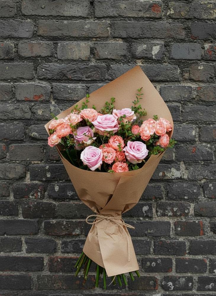 Букет цветов из: Розы в Красном Пахаре