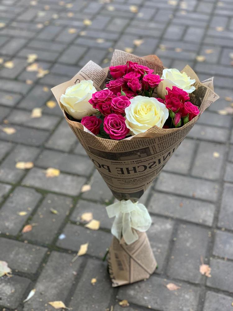 Букет цветов из: Розы в Красном Пахаре