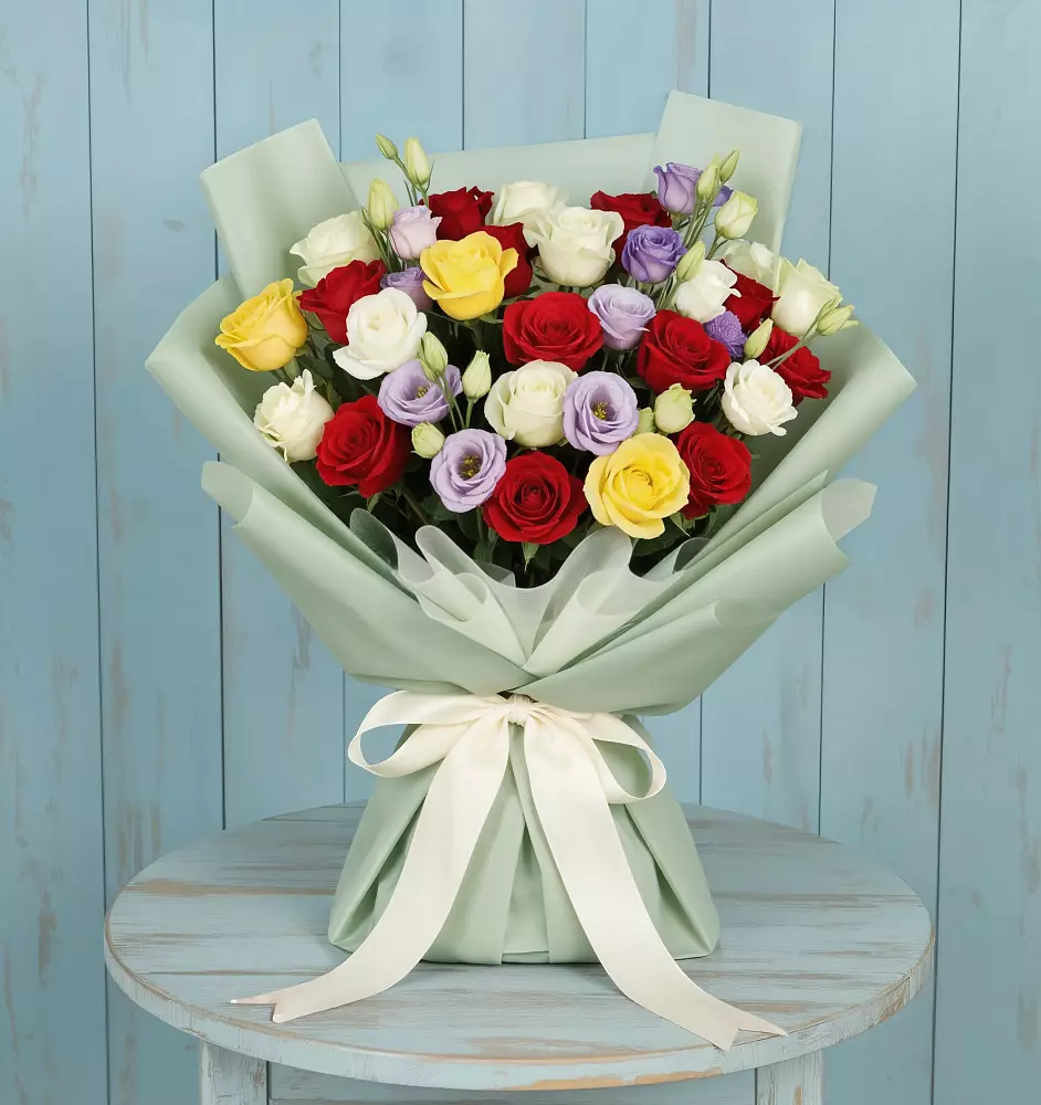 Букет цветов из: Розы в Красном Пахаре