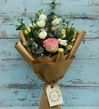 Букет цветов из:  Розы и Лизиантусы в Красном Пахаре