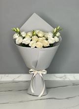 Букет цветов из:  Розы и Лизиантусы в Красном Пахаре